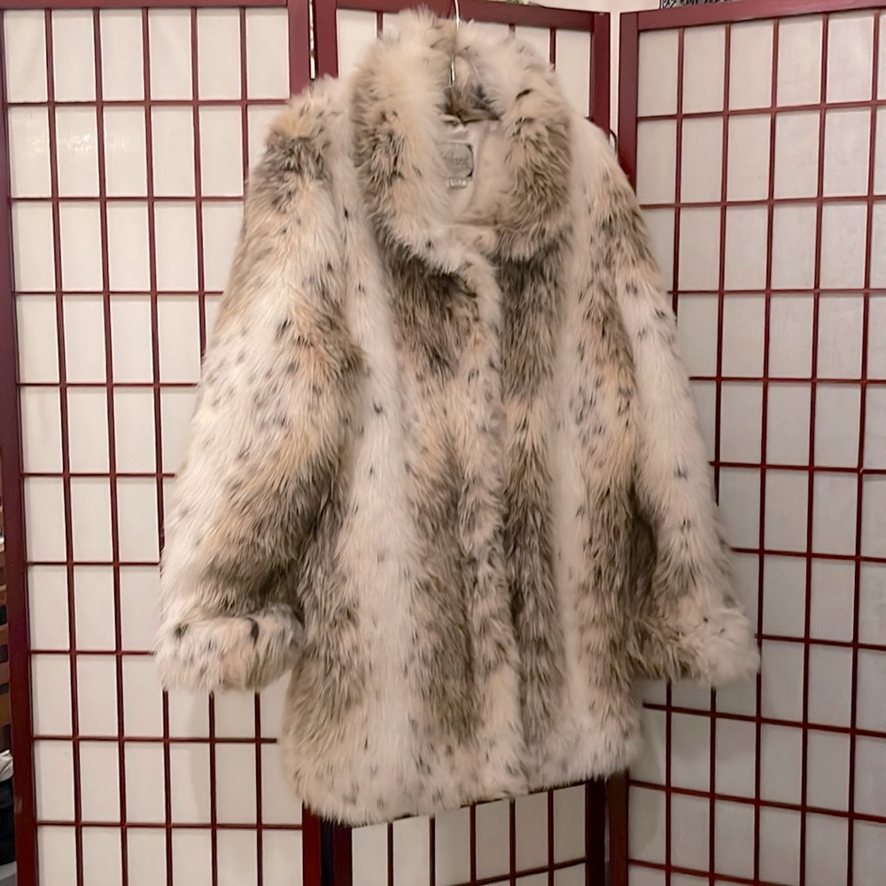 Women’s vintage Learsi faux fur coat